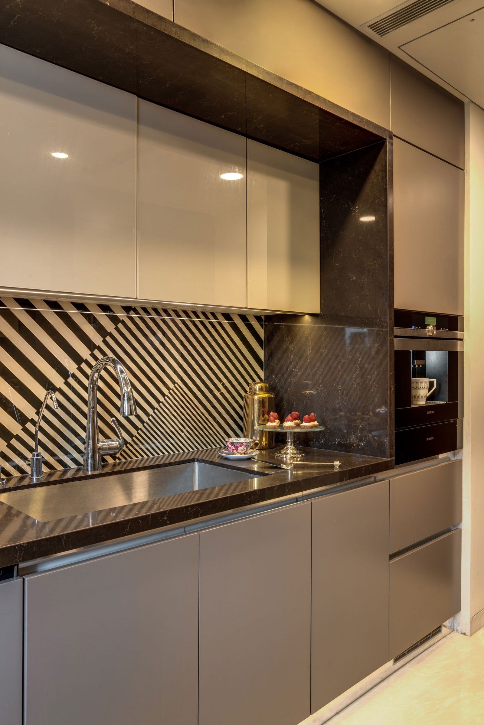 Kitchen cabinet